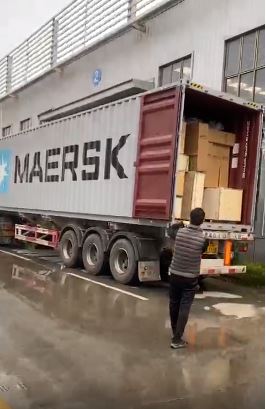 Chargement de la marchandise direction la France